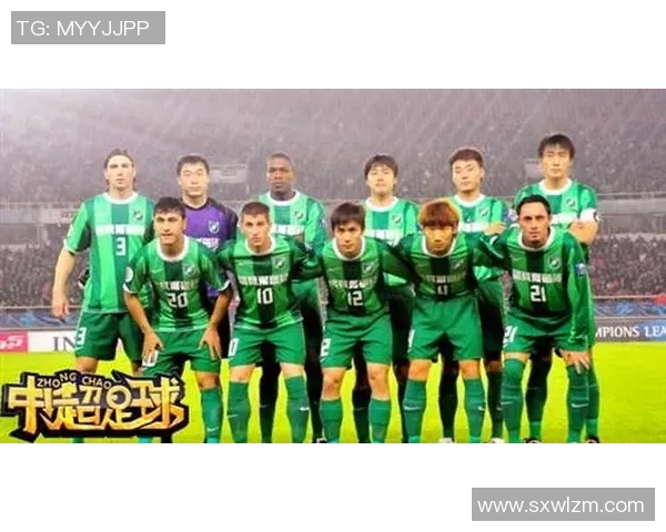 足球明星之子现场助威激情四溢为父亲加油助阵展现未来之星风采 足球明星之子现场助威激情四溢为父亲加油助阵展现未来之星风采