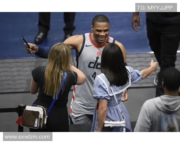 足球明星动态高清图片展示引领潮流瞬间捕捉与球迷分享的精彩时刻 足球明星动态高清图片展示引领潮流瞬间捕捉与球迷分享的精彩时刻